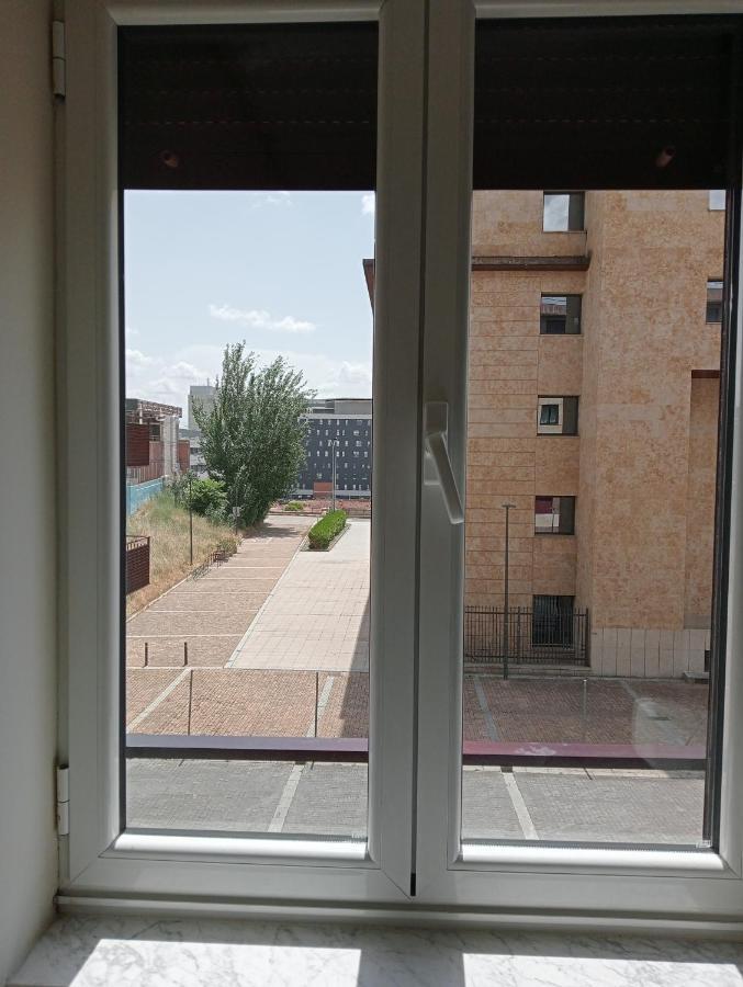 Jardines De La Muralla Free Parking Salamanca Eksteriør bilde
