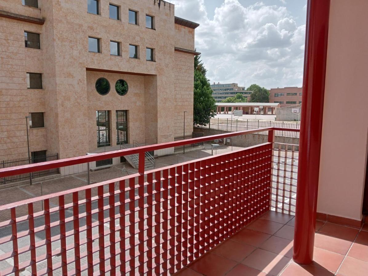 Jardines De La Muralla Free Parking Salamanca Eksteriør bilde
